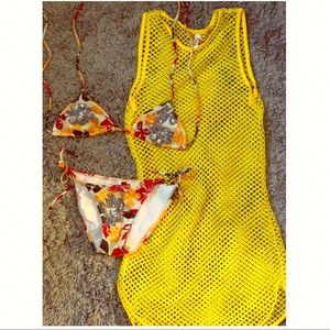 FREE cover-up with GUESS tropical 2-piece bikini!